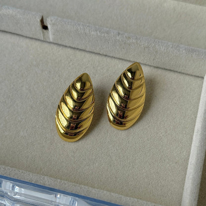 Leaf Shape Earrings - Gold Plated