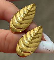 Leaf Shape Earrings - Gold Plated
