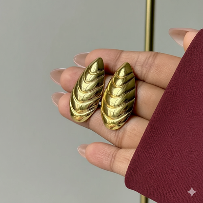 Leaf Shape Earrings - Gold Plated