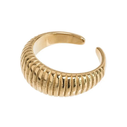 Twirling Twist Ring