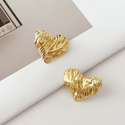 Flirty Heart Earring