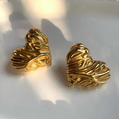 Flirty Heart Earring