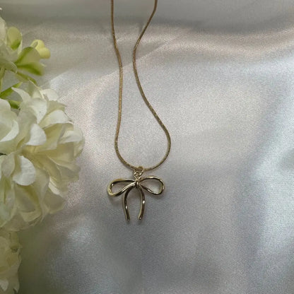 Kiss Me Bow Necklace
