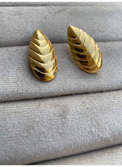 Leaf Shape Earrings - Gold Plated